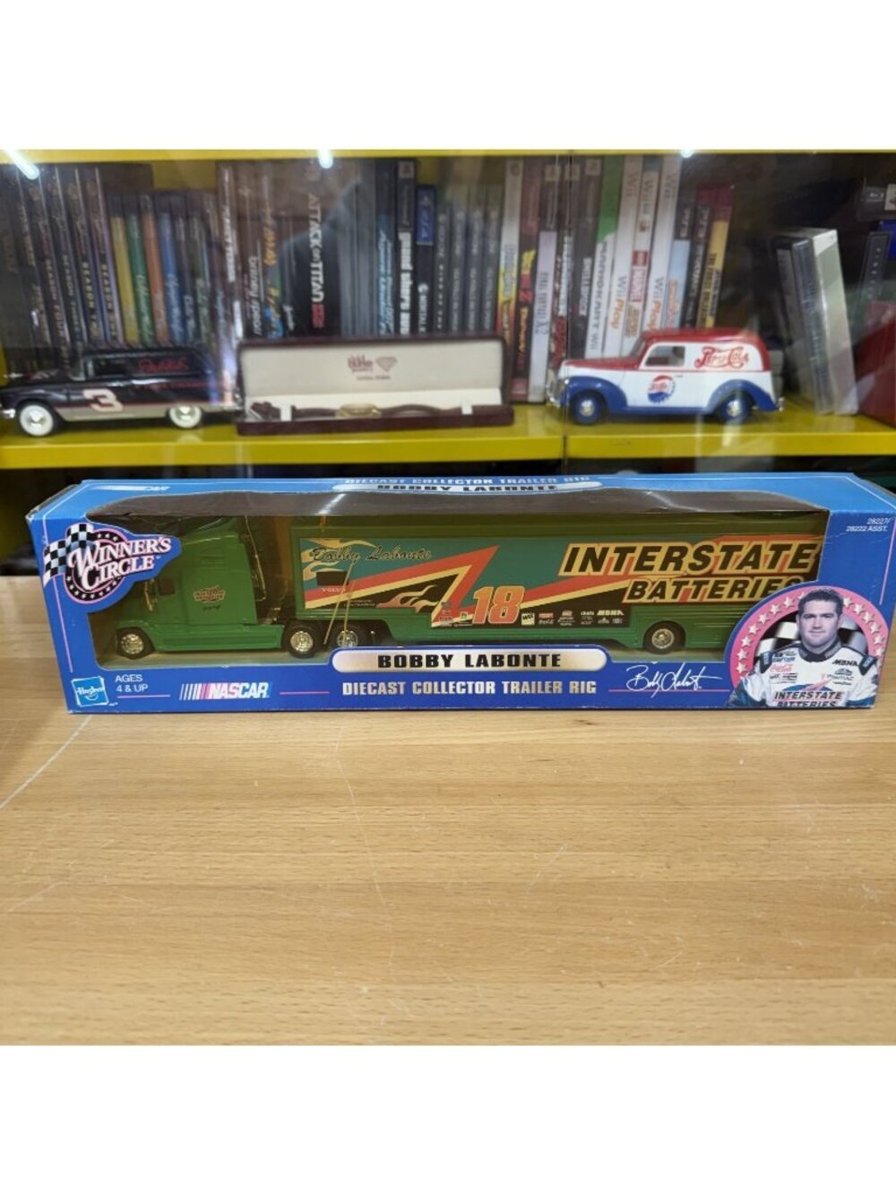 Winners Circle Nascar Babby Labonte 18 Diecast Trailer Rig Interstate Batteries